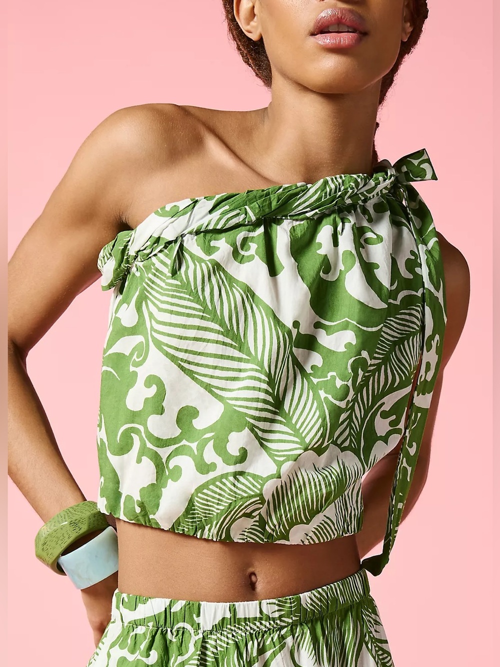NWT Velvet by Graham & Spencer Camilla One-Shoulder Asymmetrical Top, Green